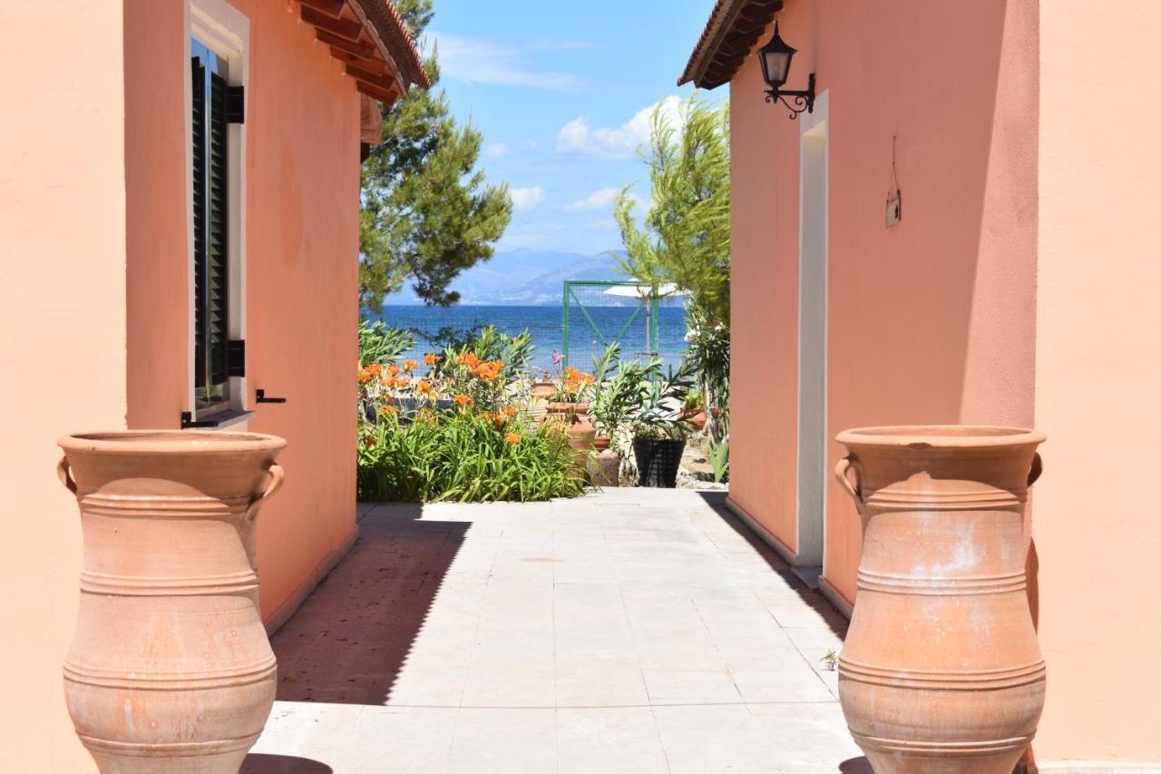 Bouka Beachfront Bungalows Agios Nikolaos  ภายนอก รูปภาพ