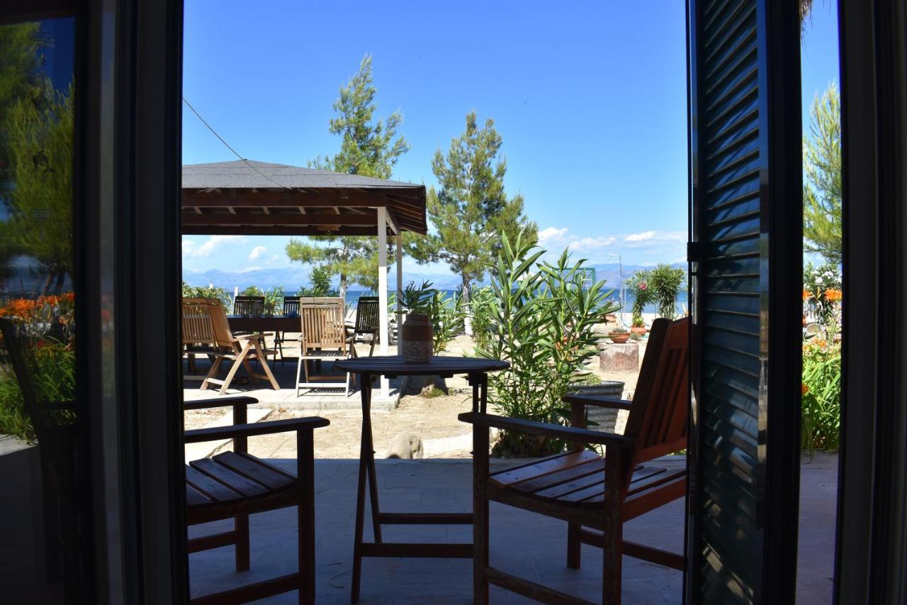 Bouka Beachfront Bungalows Agios Nikolaos  ภายนอก รูปภาพ