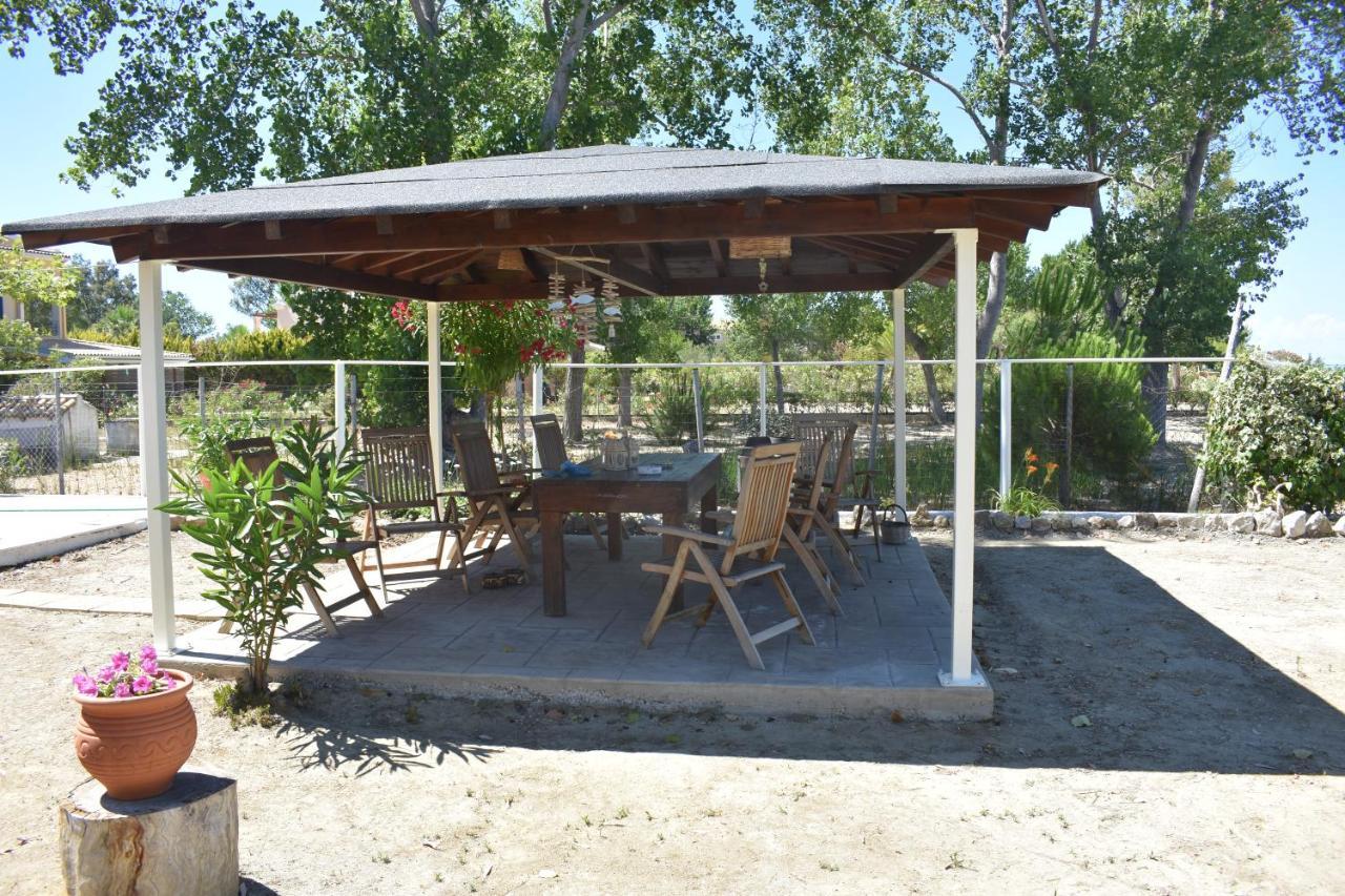 Bouka Beachfront Bungalows Agios Nikolaos  ภายนอก รูปภาพ
