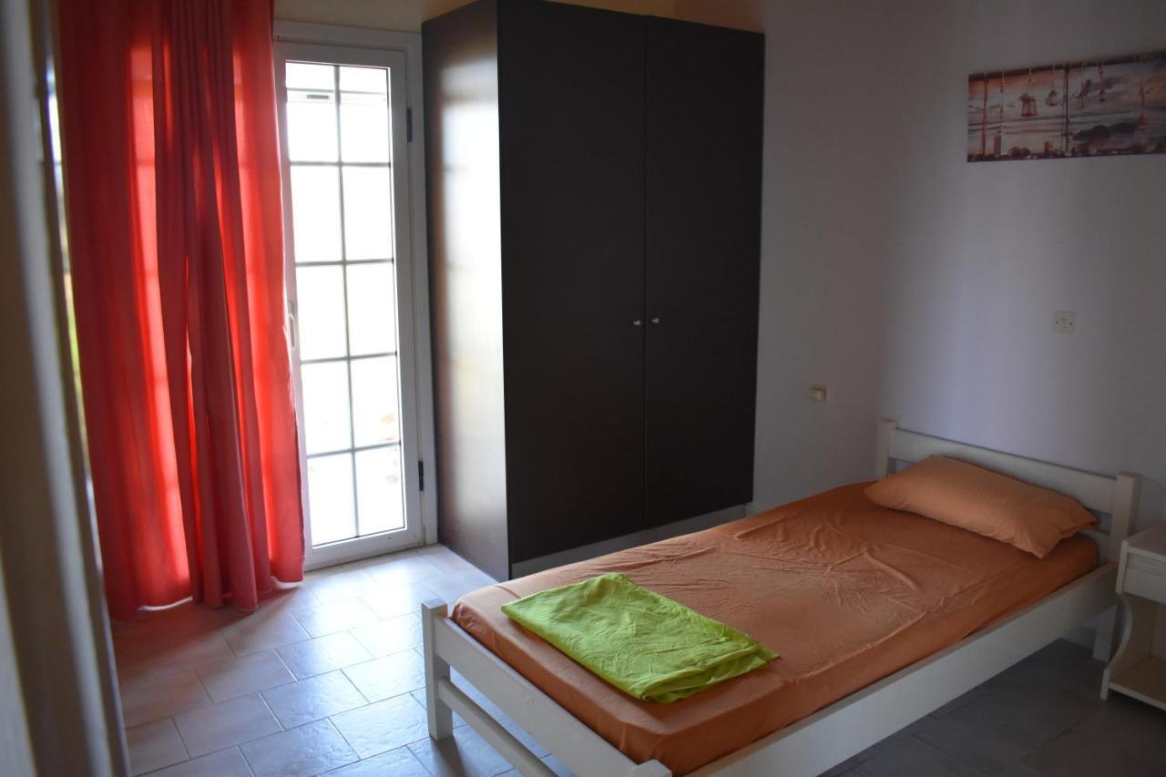 Bouka Beachfront Bungalows Agios Nikolaos  ภายนอก รูปภาพ